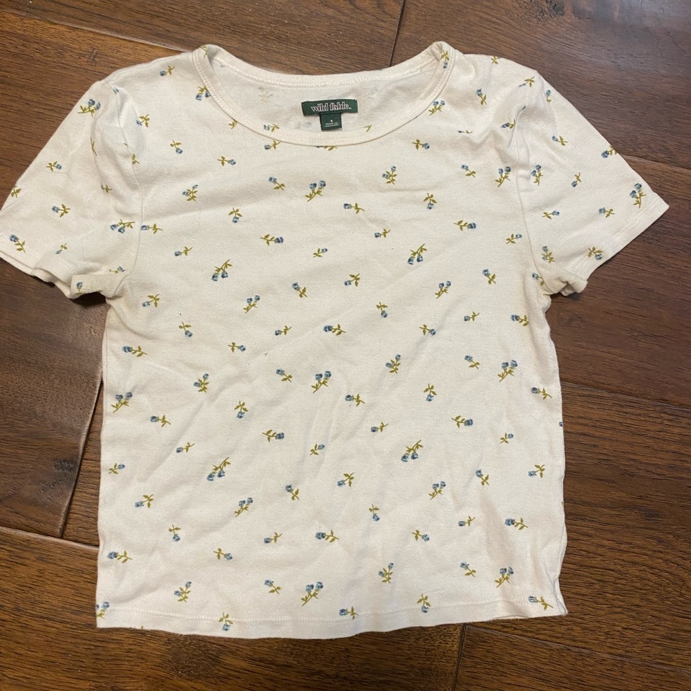 Wild Fable White Flower Crop Top, size small